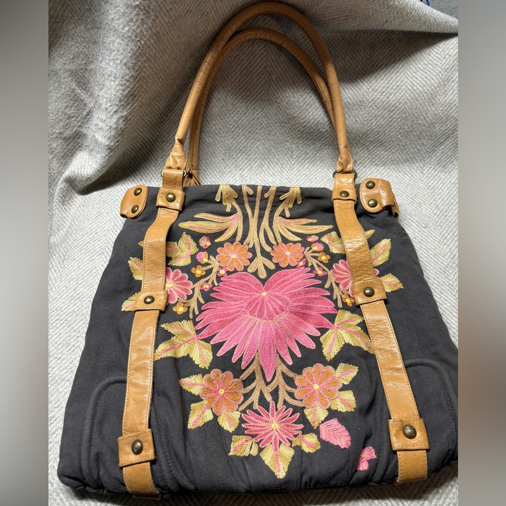 Miss Albright Embroidered Bag